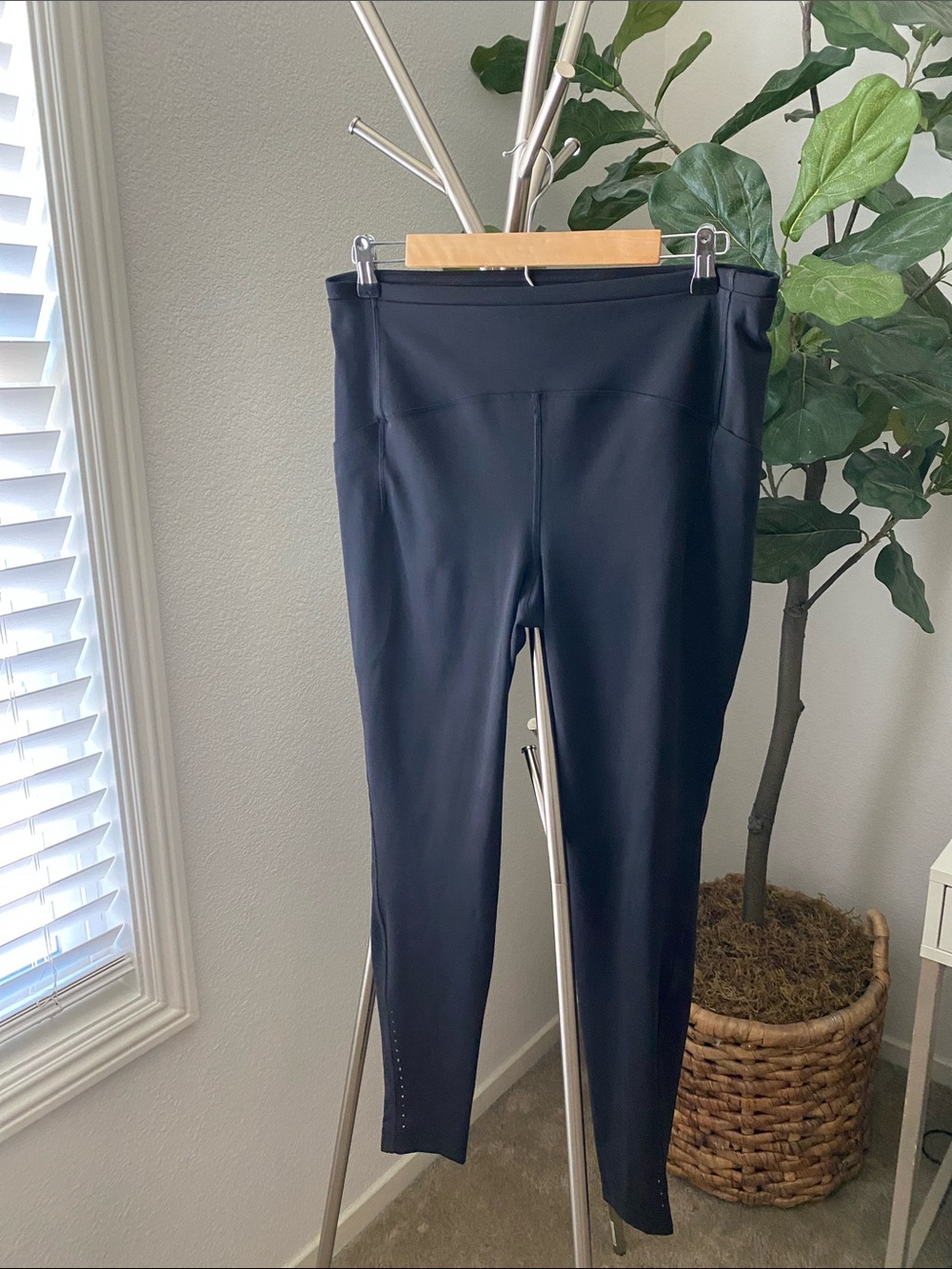 Lululemon | Black Fast and Free 6-Pocket High-Rise Tight